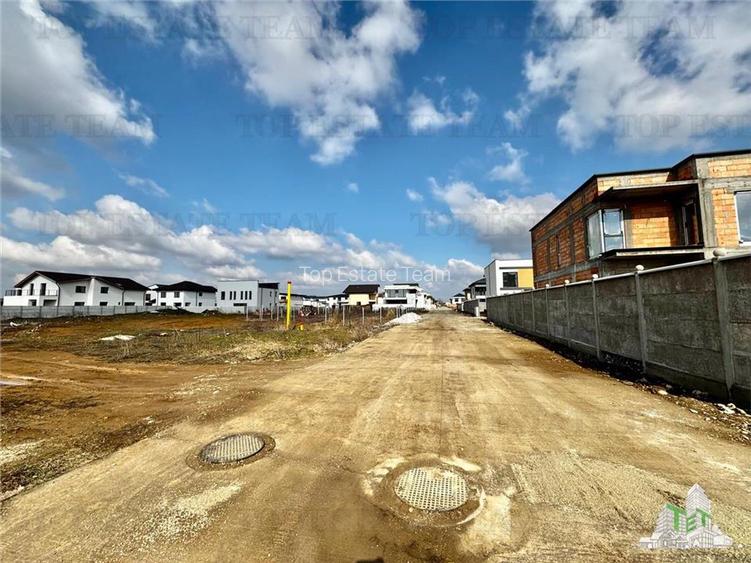 Teren pentru casa individuala sau comercial de vanzare cu toate utilitatile in z - 15