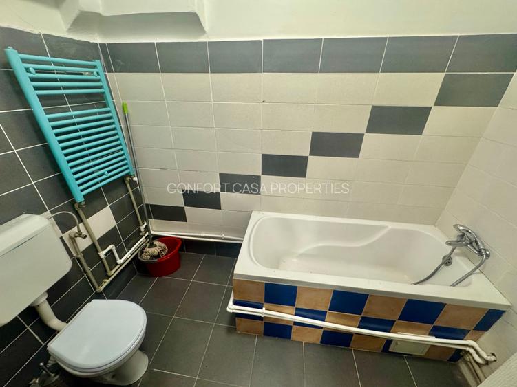 Toamnei - centrala proprie - curte - 7