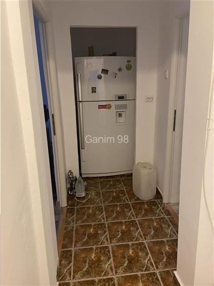 Apartament 2 camere , zona centrala - Scoala nr 10,etaj 2 8  , decomandat - 8