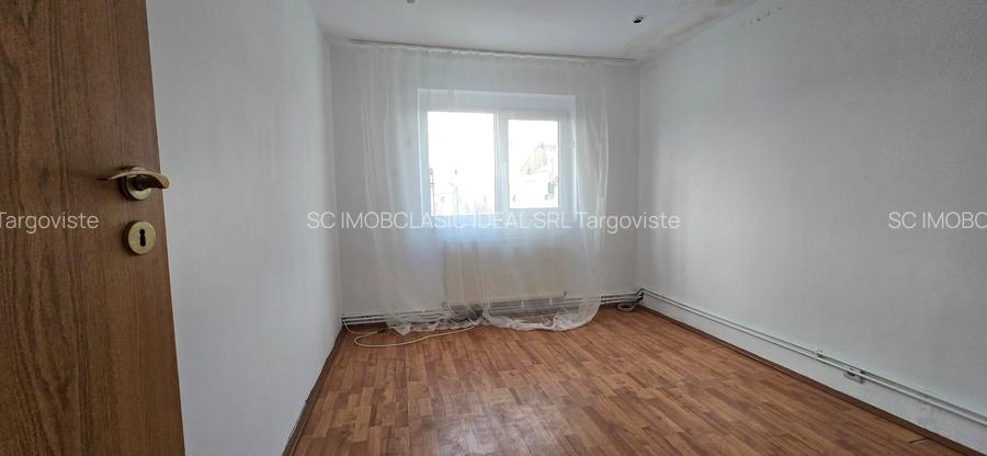 Micro 6 Târgoviște,  vanzare apartament 3camere - 11