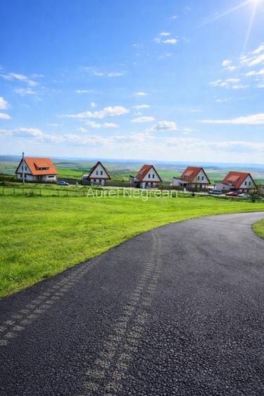 Teren de vânzare în Aiton, 20 km Cluj – priveliște deosebită + BMW G30 cadou - 2