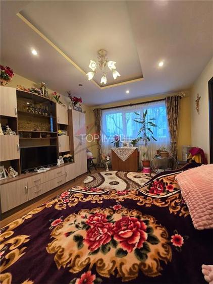 Etaj 1 - Mircea cel Batran - 2 camere model cu geam la baie - 3