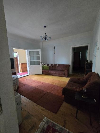 Aproape de Marginimea Sibiului, casa in inima unui parc - 9
