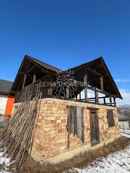 Casa la rosu-Zona Bistrita Bargaului-Teren-700mp - 2