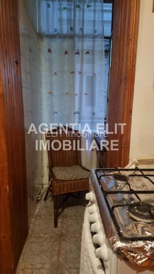 Apartament 2 camere, zona Scolii nr 7, etaj 2, decomandat - 5