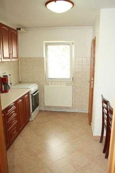 Proprietar inchiriez apartament 3 camere decomandat zona Bucovina - 3