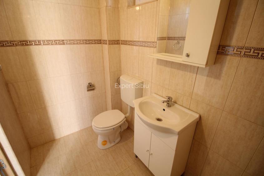 INCHIRIEZ apartament 4 camere , renovat,zona Strand - 14