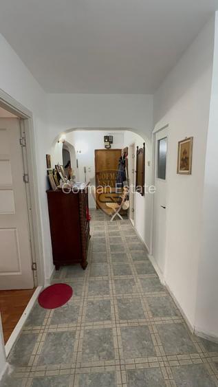 3 Camere, Capitol Bd Mamaia 81mp, 3 balcoane, etaj 4/4, centrala gaz, 2 bai, A/C - 15