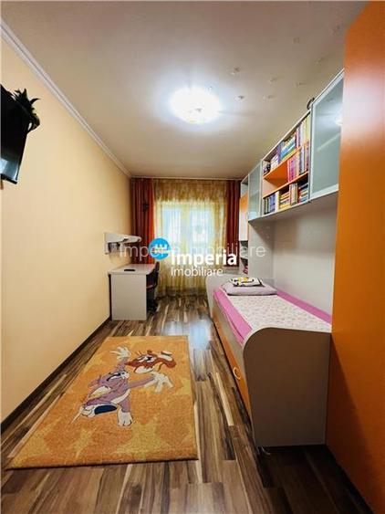 Inchiriez apartament 3 camere, decomandat,  Pacurari - Petru  Poni - 3