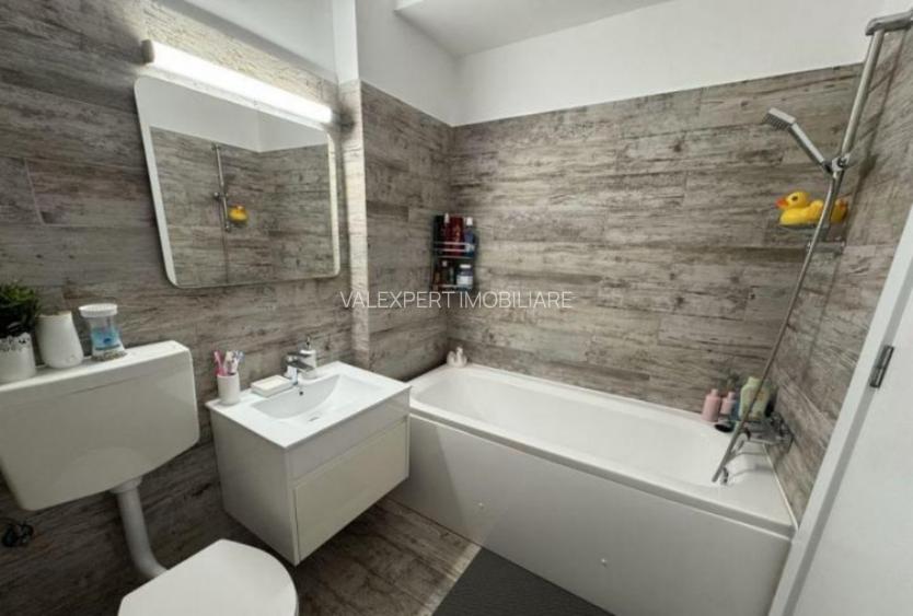 Metrou 1 Decembrie 1918 – 2 cam, decom, mobilat si utilat - 4