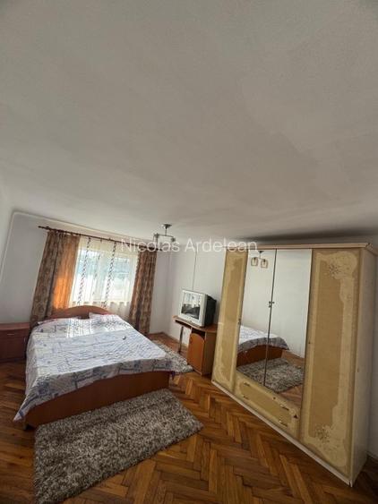 Casa bătrânească de închiriat  - 2