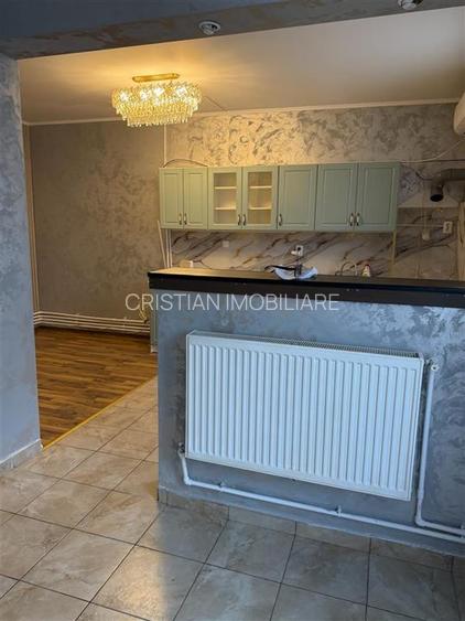 Casa zona centrala, 5 camere,  compusa din doua apartamente, chirpic si caramida - 10