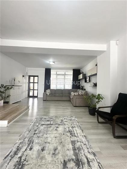 Afacere la Cheie in Mamaia Nord: Pensiune de Vanzare cu 18 Camere - 3