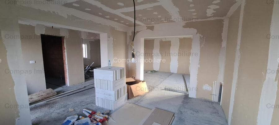 Casa la rosu in zona Dumbrava Rosie - 3