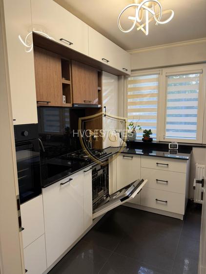 Apartament cu 3 camere | Centrala proprie | Loc de parcare | Tineretului - 10