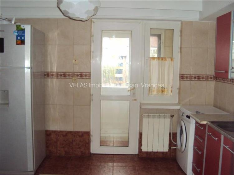 Apartament 4 camere,et 2, 3 balcoane, boxa, parcare, zona Teatru - 10