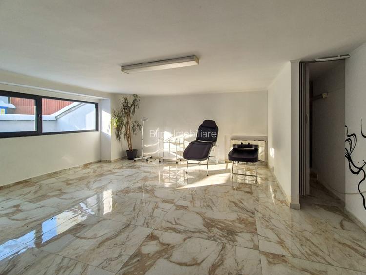 Spatiu comercial - 162mp / Parcari - zona Platinia - 11