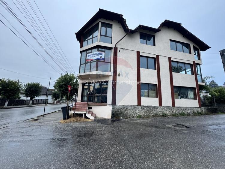 De Vanzare - Cladire de birouri situata strategic, in zona Centrala - 3