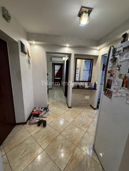 Apartament 3 camere, etaj 4/10, Marasesti  - 6