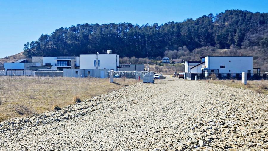 Sanpetru-Teren deosebit 760 mp – zona Dealul Lempeș, utilități, proiect casa - 2