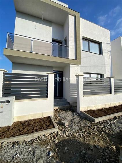 Vila moderna cu terasa panoramica, zona Gai - 13