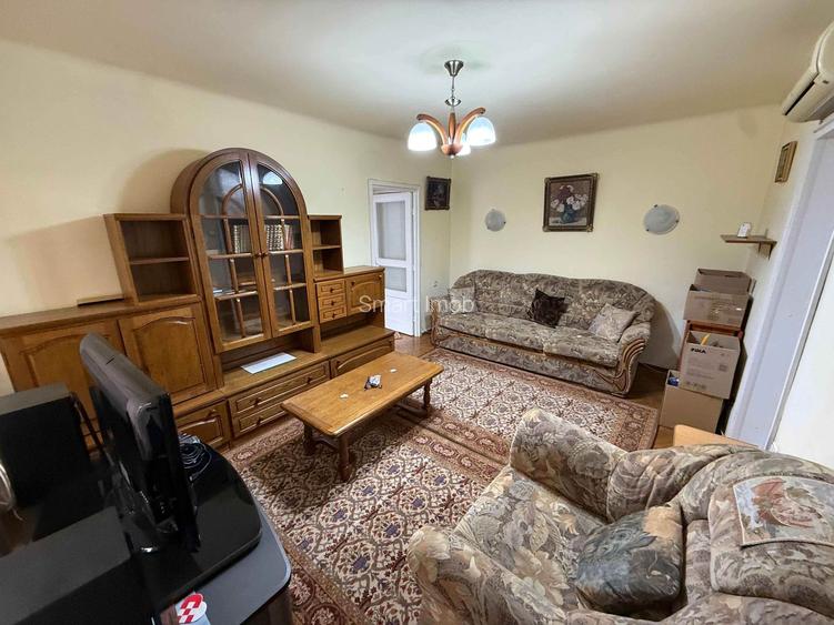 De vânzare apartament 3 camere Zona Bld Independeței - 2