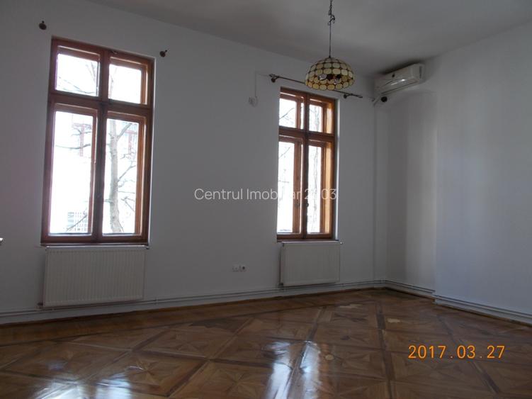 Ultracentral,Cismigiu, Stirbei Voda, vila interbelica,gradina, 7 camere, D+P/1+M - 2