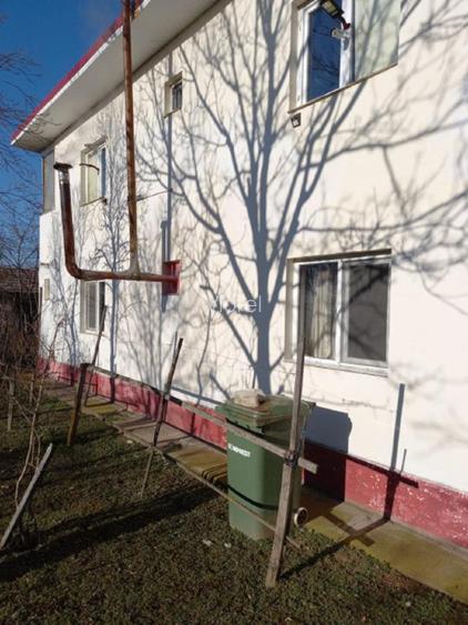 Casa de vanzare si teren 3600 mp Radomiresti - 2