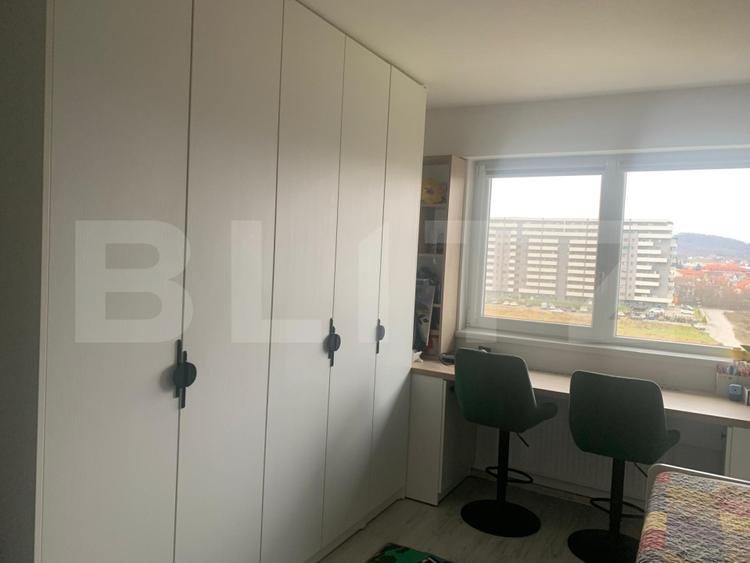Apartament 3 camere, loc de parcare, bloc nou, zona Zavoaie