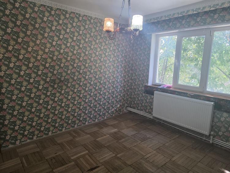 Apartament 2 camere Ciresica piata  90000 euro
