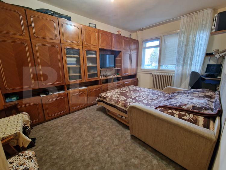 Apartament cu 3 dormitoare, 2 bai, boxa mare, parter inalt, balcon, Manastur