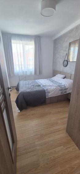 Inchiriez apartament 2 camere zona Colina Universitatii