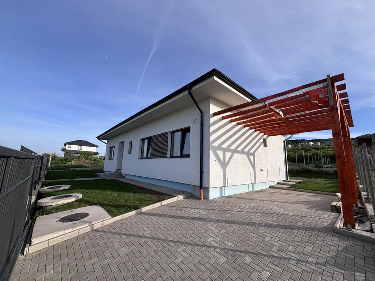 Casă individuală, P+Pod, panouri fotovoltaice, teren 500mp | Chinteni