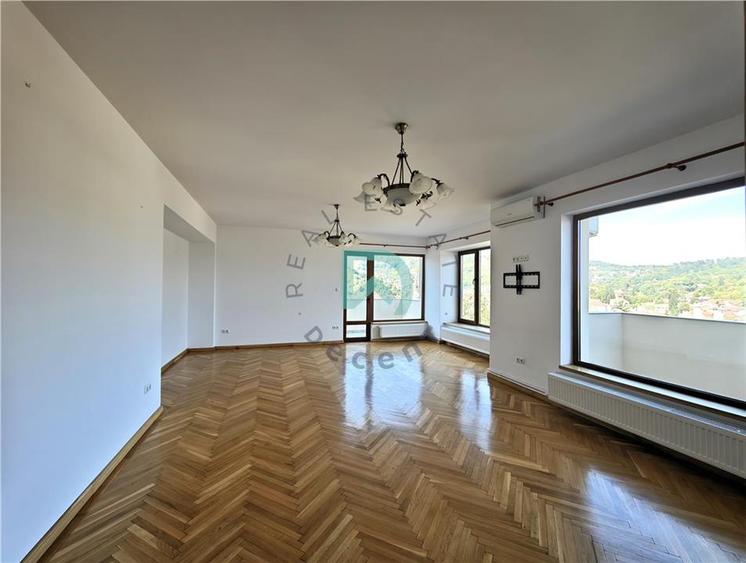 Închiriez 3 camere, Centrul Istoric, Brașov