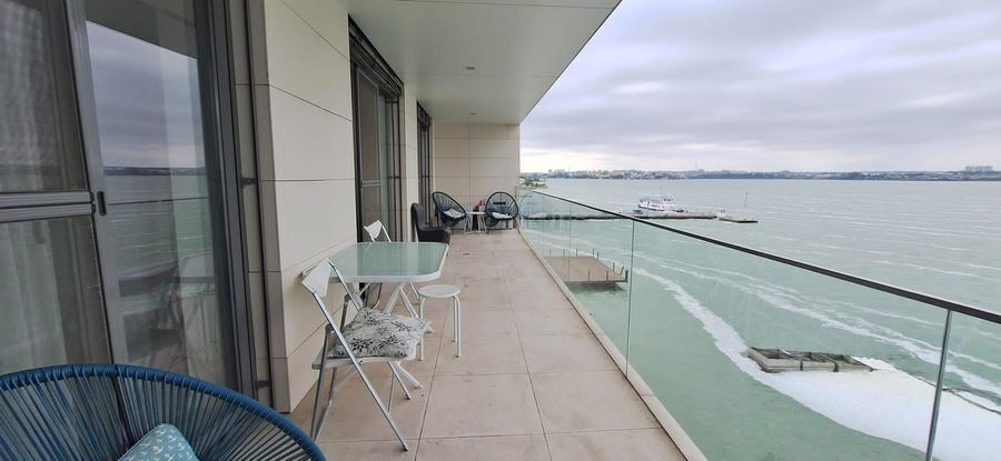MAMAIA 3 CAMERE 115 MP. MOBILAT UTILAT TERASA VEDERE FRONTALA LAC !
