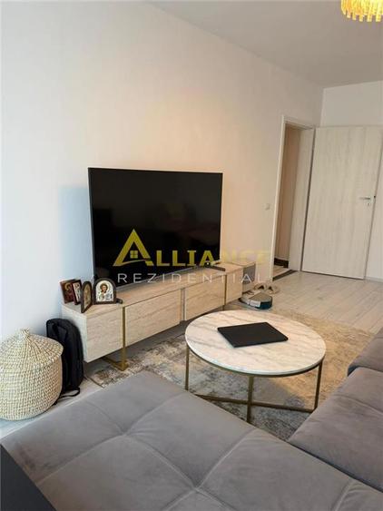 De vanzare apartament 3 camere – Str Amurgului