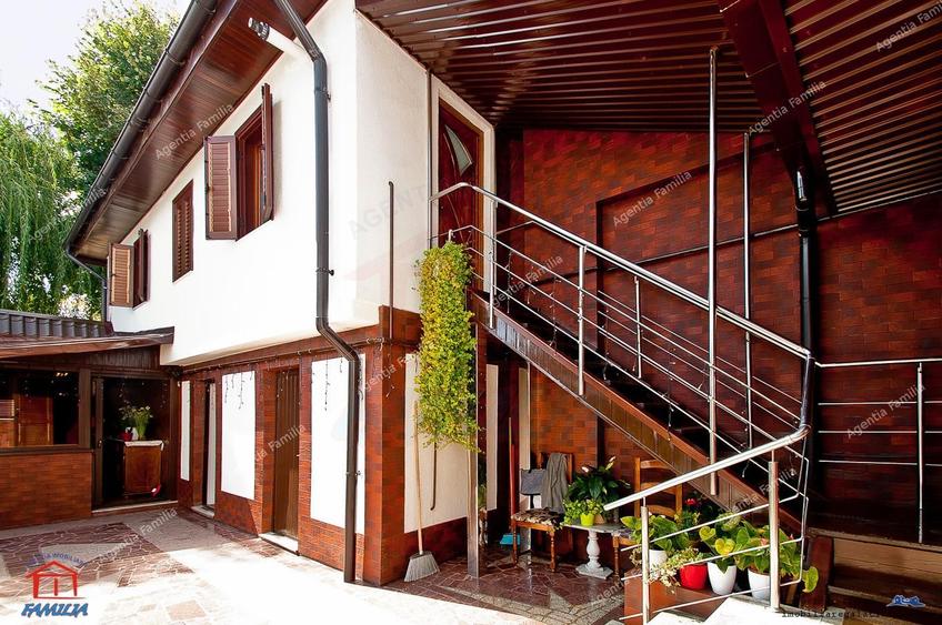 Vanzare vila clasica amenajata in stil Baroc situata in Galati