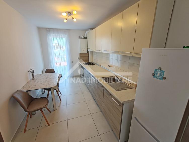 Apartament cu 3 camere, 2, bai, balcon si terasa, Strada Constanta