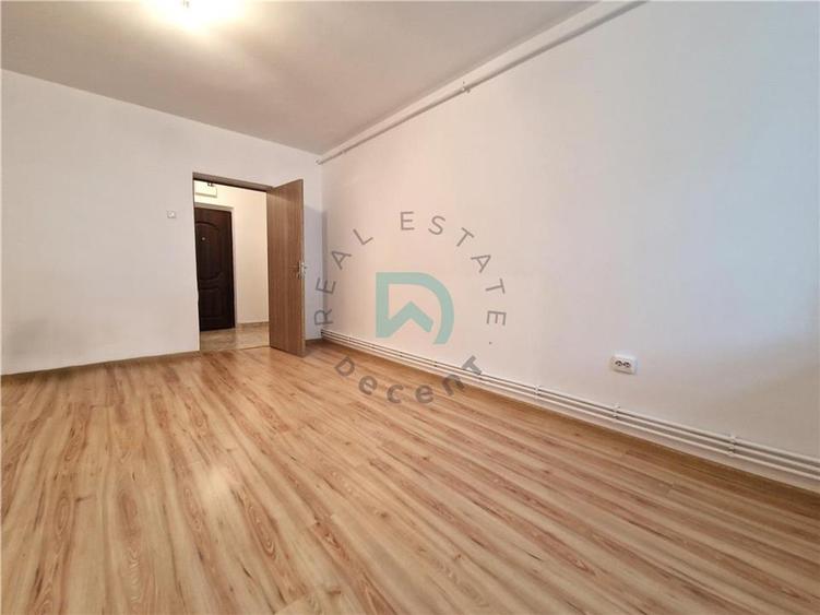 Garsoniera, renovata, Tractorul, Brasov