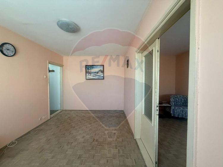 Apartament cu 2 camere de vânzare în zona Valea Rosie