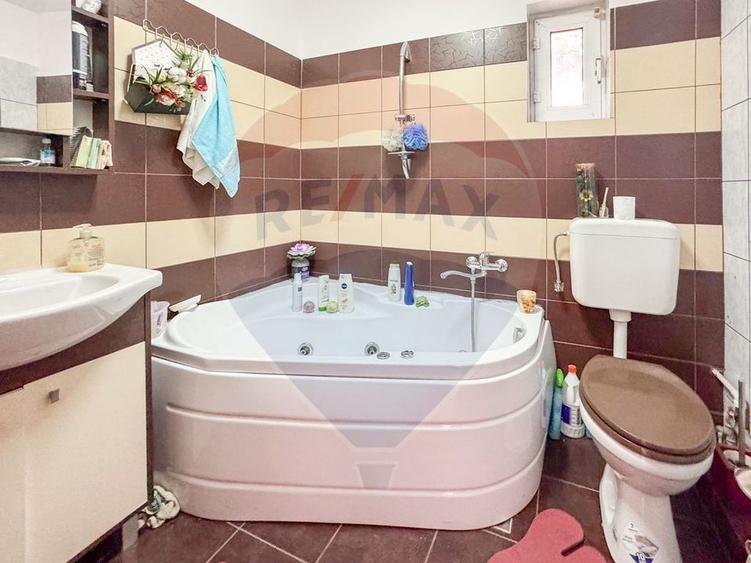 Clădire multifuncțională D+P+E+M situată în Constanța, zona Baba Novac