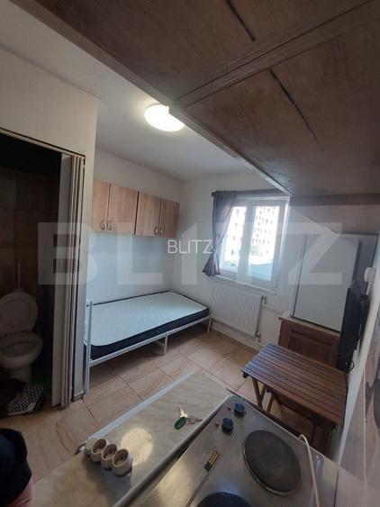 Garsoniera Florilor - cu baie - etaj 1 , renovata - 2