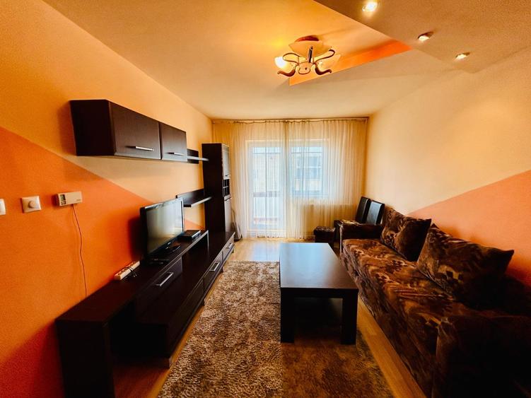 Chirie - Apartament 3 camere, etaj 2, zona Mihai Viteazu.
