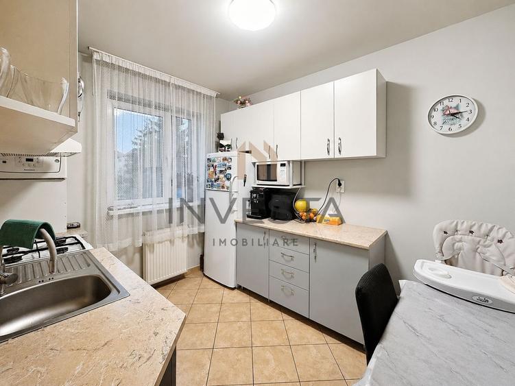 Apartament 2 camere decomandat, etaj intermediar, zona Intre Lacuri!
