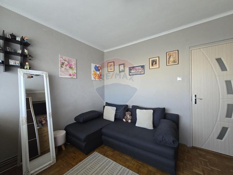 Apartament 2 camere, etaj intermediar, zona , comision 0%