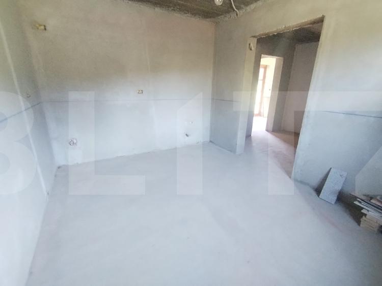 Casa individuala la gri, 160mp+garaj+magazie+ 3500mp teren intravilan, Paltinis