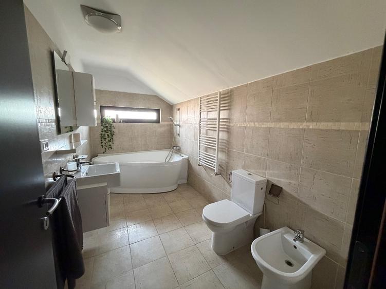 Vila P+1E cu piscina, mobilată si utilată, str. Drumul Negru, Pipera