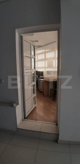 Spatiu prestari servicii, parter, strada principala, 220 mp, Obcini