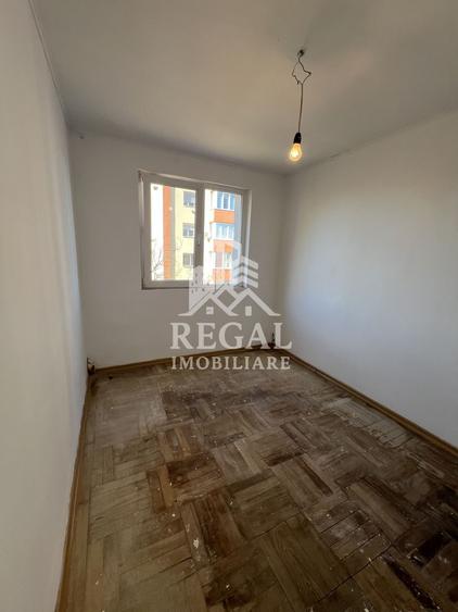 Apartament 3 camere de vânzare – Micro 7