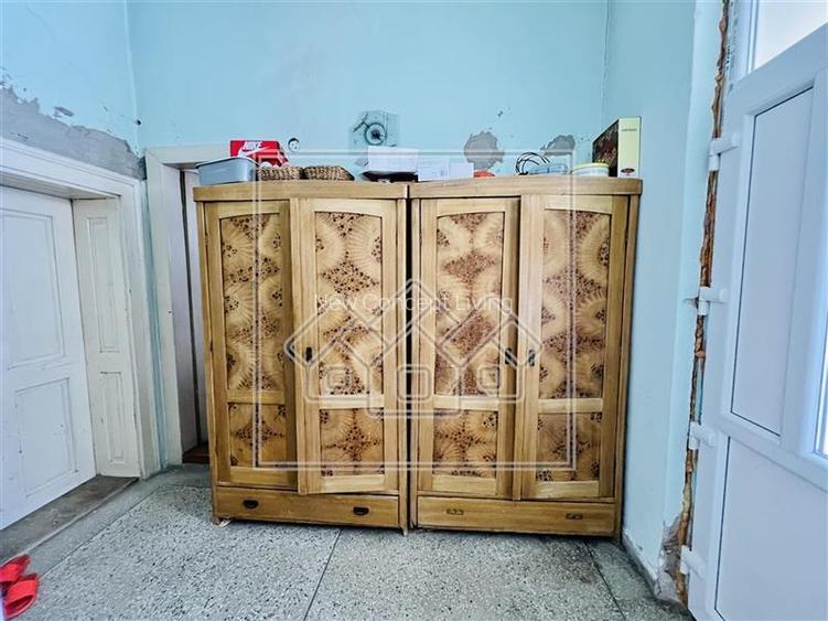 Casa in Lazaret, 900 mp teren, 663 mp gradina, pivnita si pod - 12